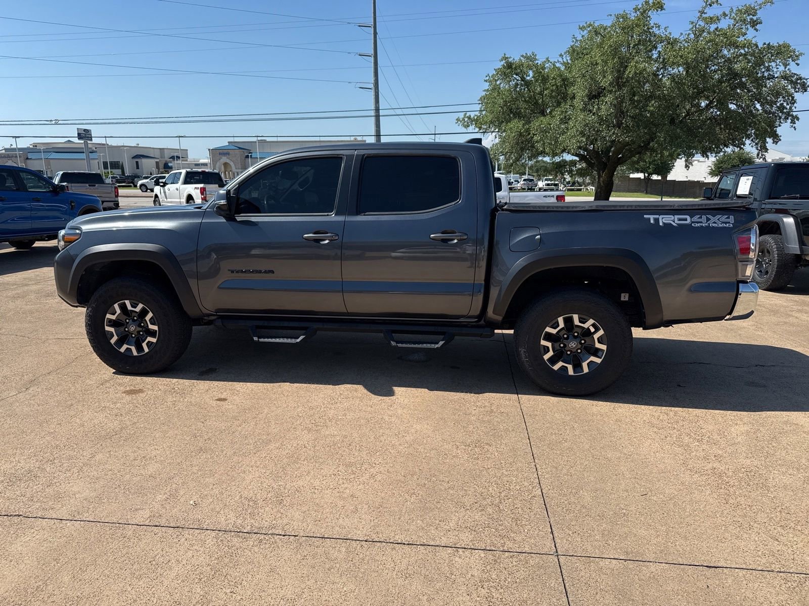 Used 2023 Toyota Tacoma TRD Off-Road AWD/4WD image 4