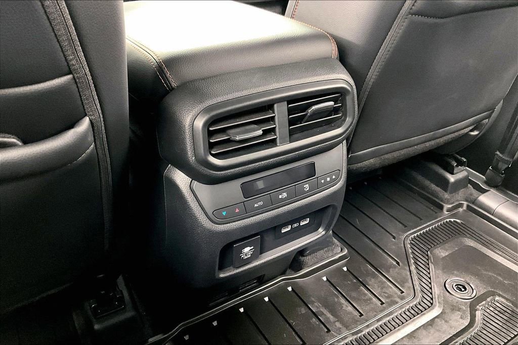 Used 2023 Honda Pilot TrailSport image 34