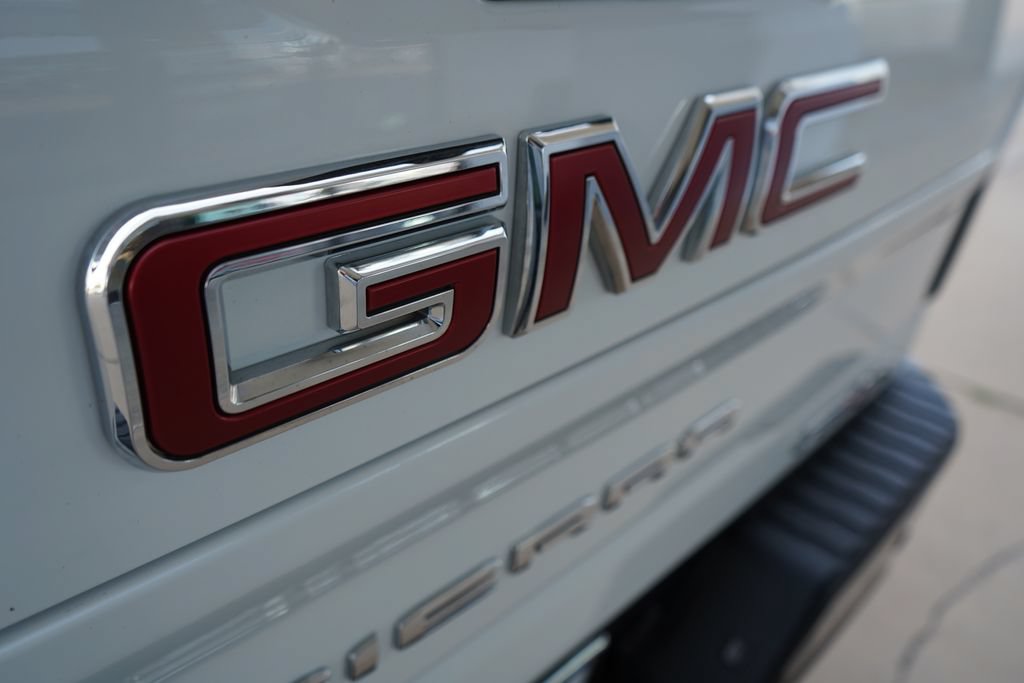 Used 2024 GMC Sierra 2500 AT4X AWD/4WD image 5