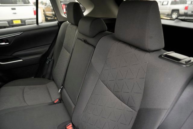 Used 2021 Toyota RAV4 XLE w/ Convenience Package image 14