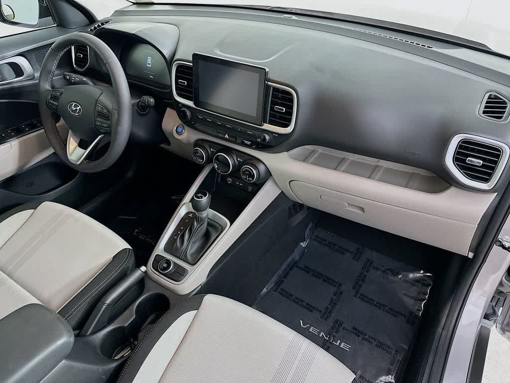 Used 2025 Hyundai Venue SEL FWD image 32