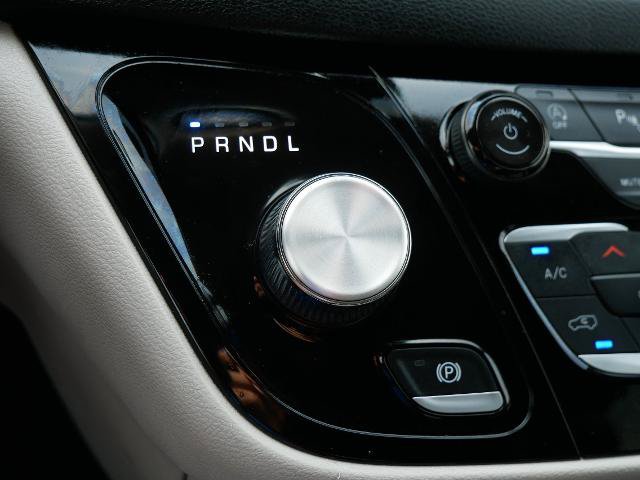 Used 2024 Chrysler Pacifica Touring-L FWD image 25