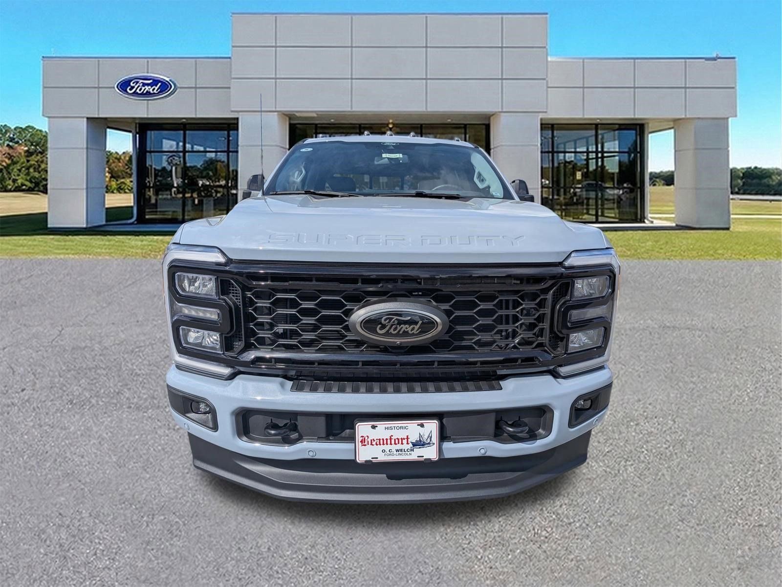 Certified 2026 Ford F250 Lariat w/ Black Appearance Package image 9