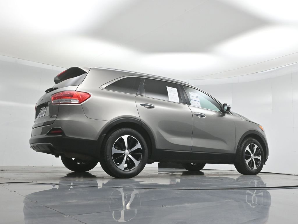 Used 2017 Kia Sorento EX image 48