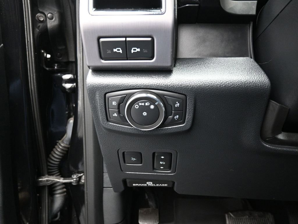 Certified 2022 Ford F250 Platinum w/ FX4 Off-Road Package image 40