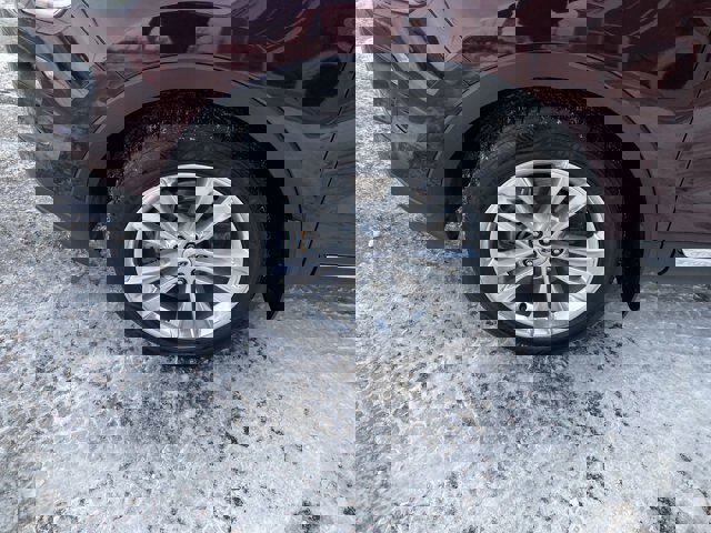 Certified 2018 Ford Explorer XLT w/ Equipment Group 201A image 10