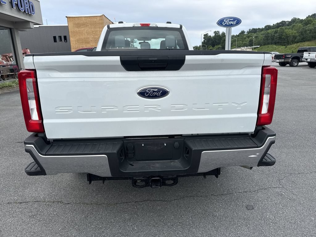 Certified 2025 Ford F250 XL w/ XL Chrome Package RWD image 5