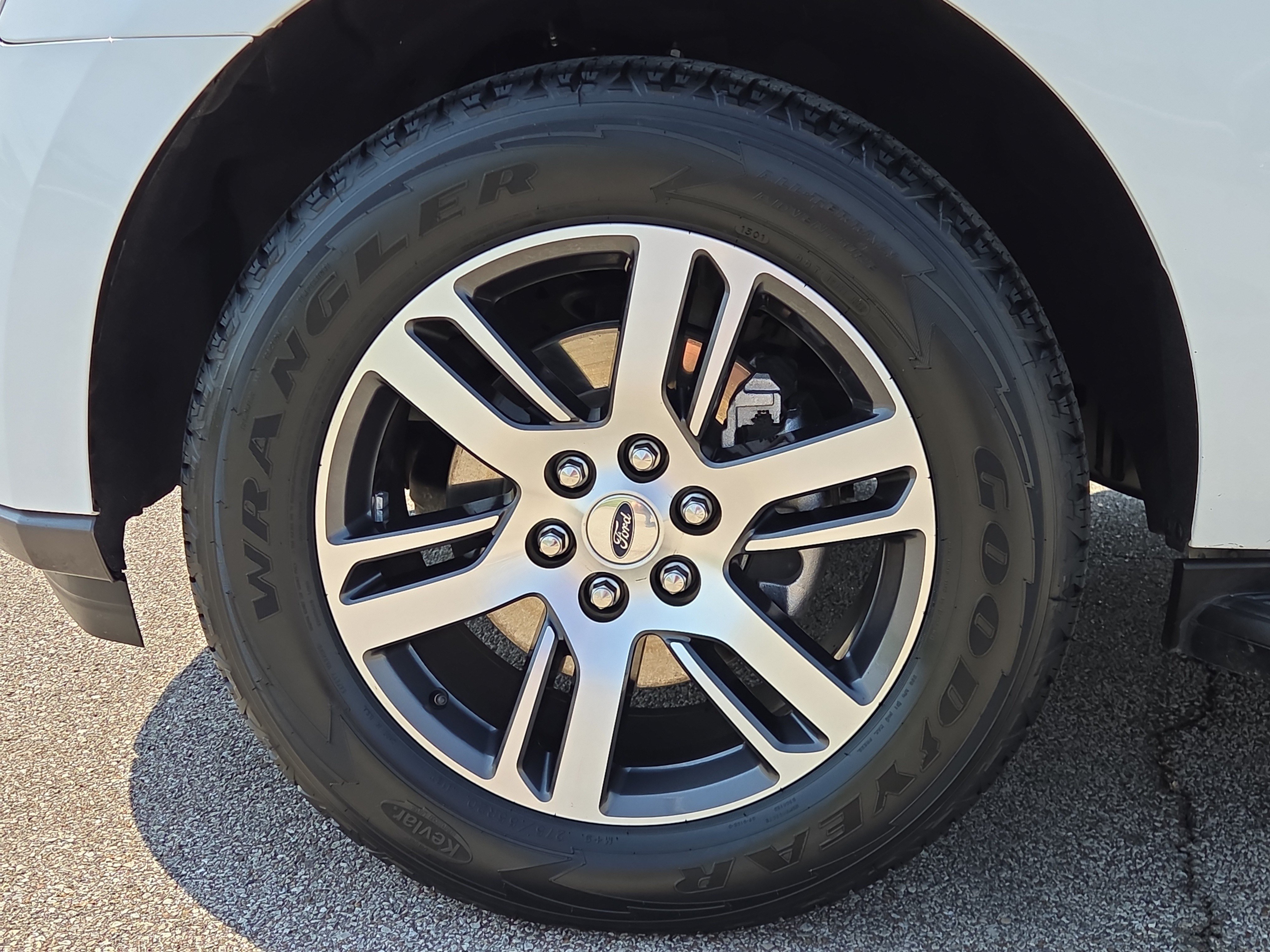 Certified 2024 Ford Expedition Limited RWD image 9