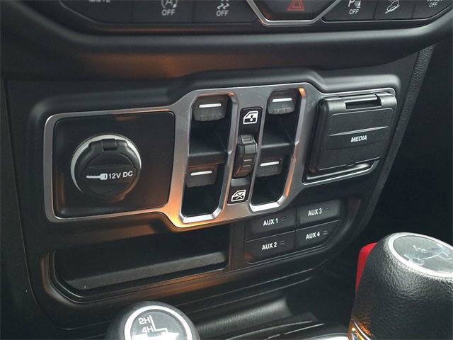 Used 2019 Jeep Wrangler Unlimited Sahara w/ Dual Top Group image 23