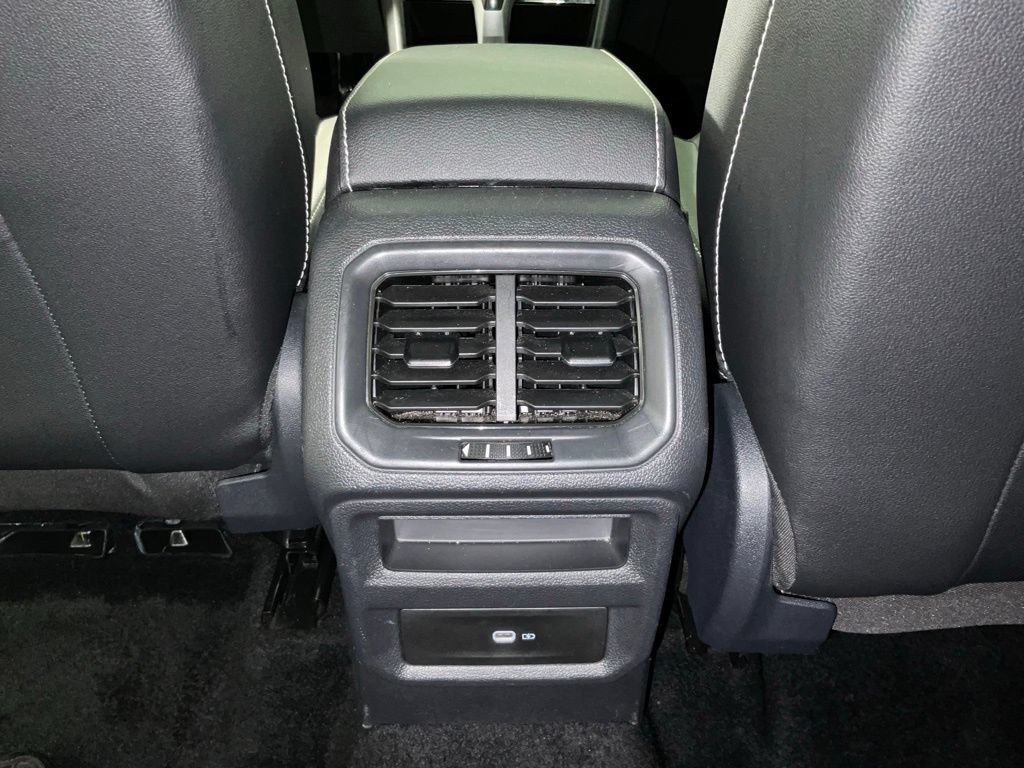 Used 2023 Volkswagen Taos SEL AWD/4WD image 18