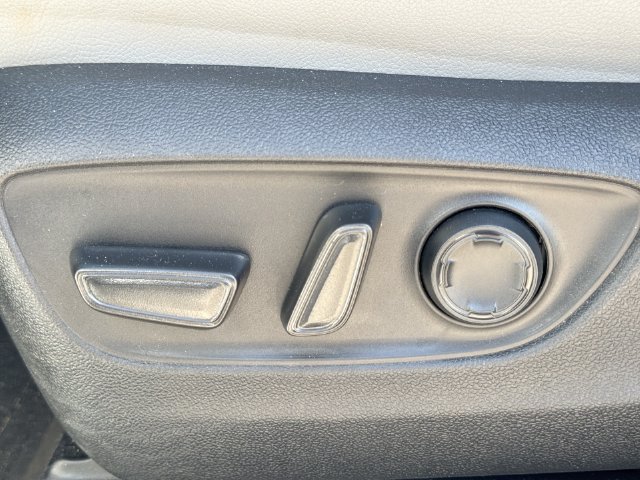 Used 2025 Toyota Sienna XLE AWD/4WD image 12