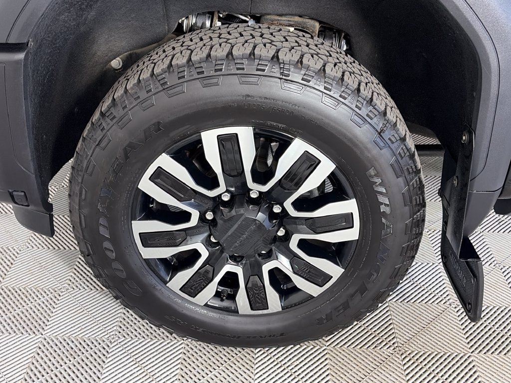 Used 2025 GMC Sierra 3500 Denali Ultimate AWD/4WD image 8