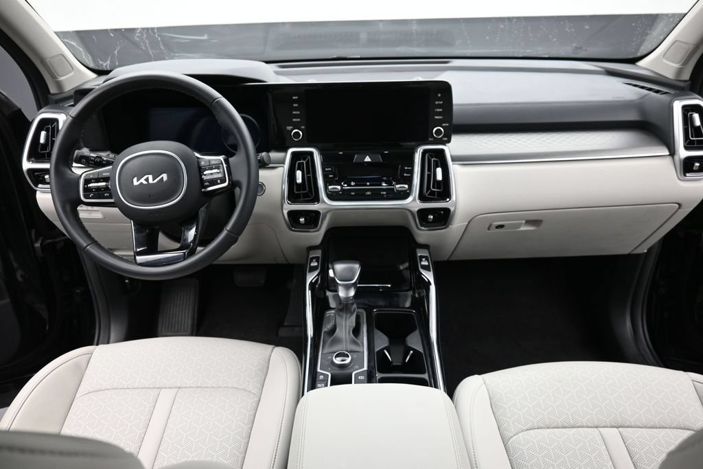 Used 2023 Kia Sorento SX AWD/4WD image 10