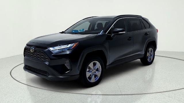 Used 2025 Toyota RAV4 XLE AWD/4WD image 3