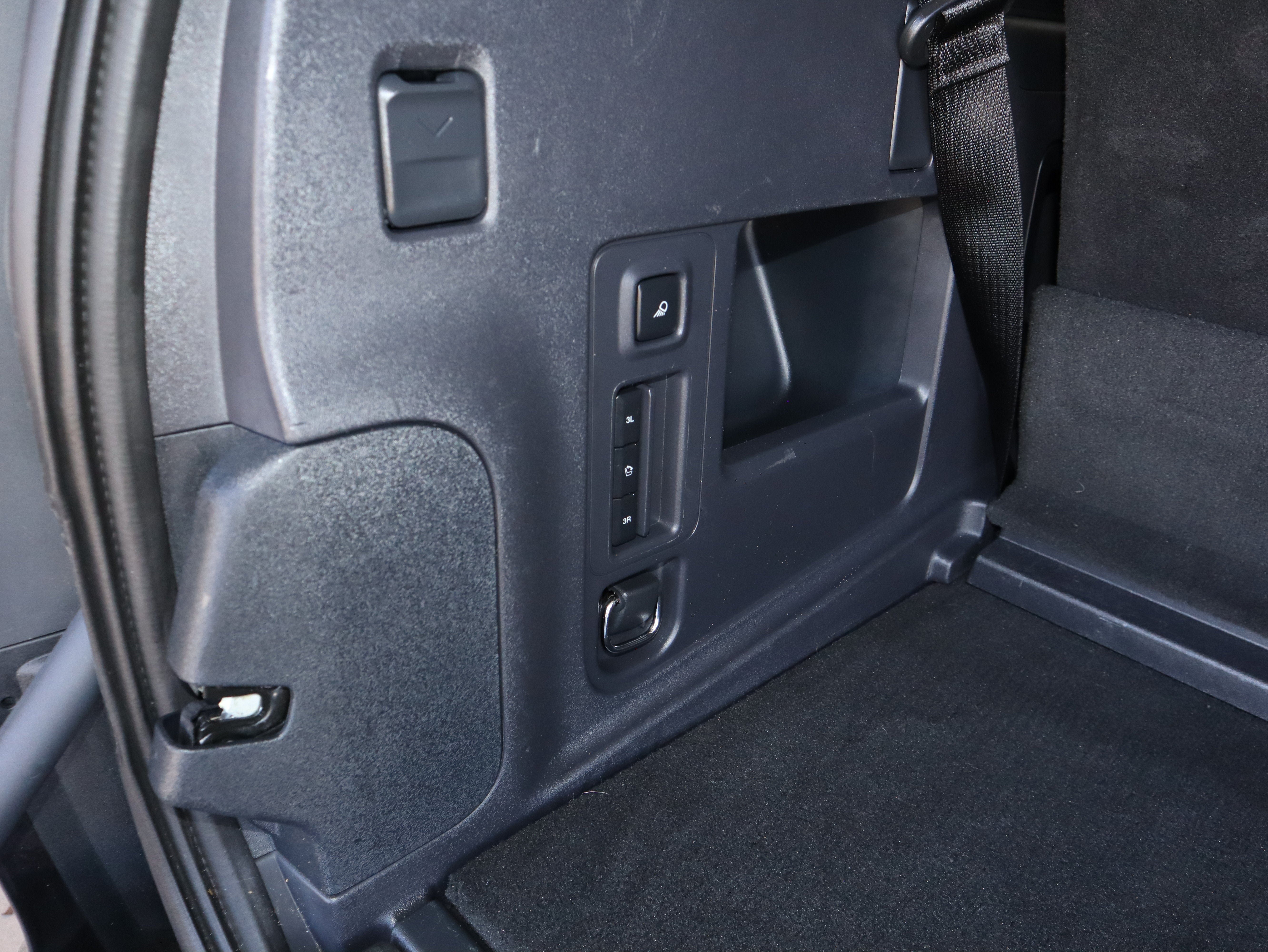Certified 2025 Ford Expedition Active AWD/4WD image 47