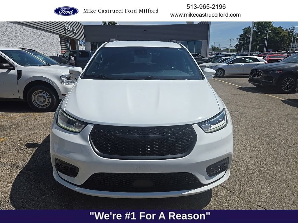 Used 2021 Chrysler Pacifica Touring w/ S Appearance Package FWD image 2