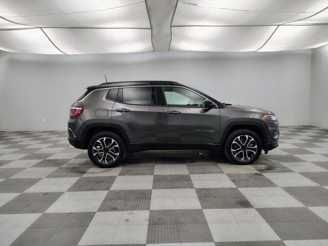 Used 2023 Jeep Compass Limited AWD/4WD image 10