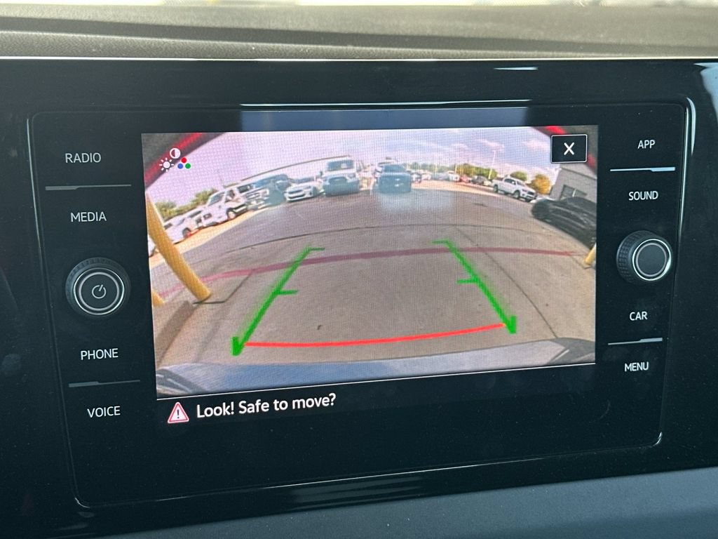 Used 2025 Volkswagen Jetta SE FWD image 17
