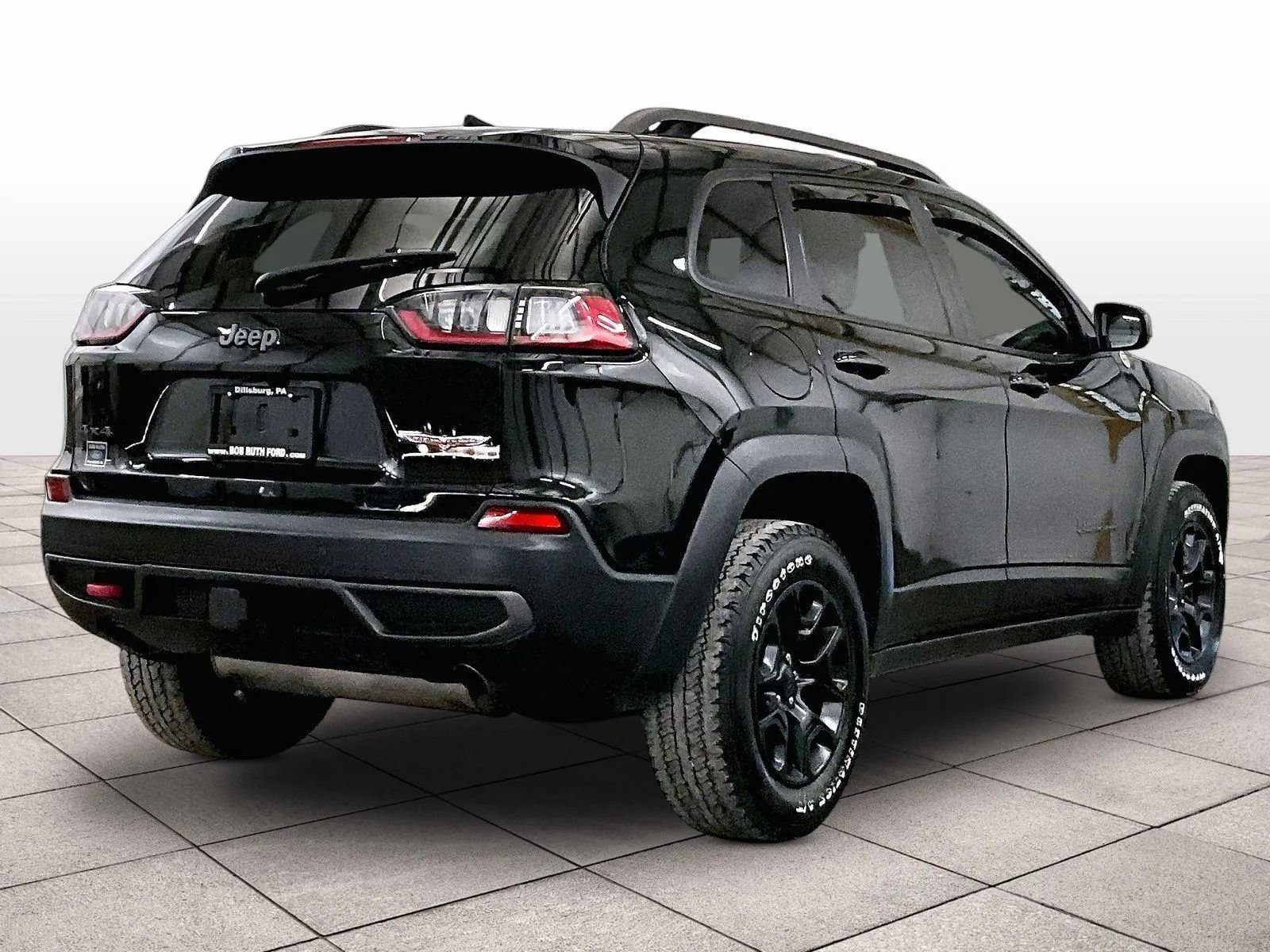 Used 2020 Jeep Cherokee Trailhawk AWD/4WD image 11