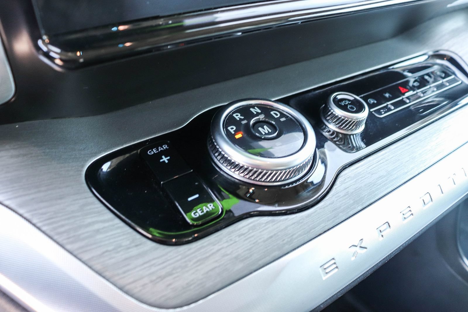 Certified 2025 Ford Expedition Platinum AWD/4WD image 20