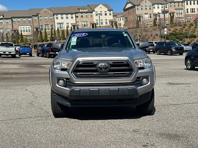 Used 2019 Toyota Tacoma SR5 AWD/4WD image 8