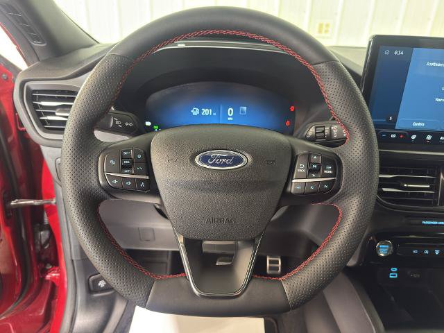 Certified 2023 Ford Escape ST-Line Select w/ Tech Pack #2 AWD/4WD image 3