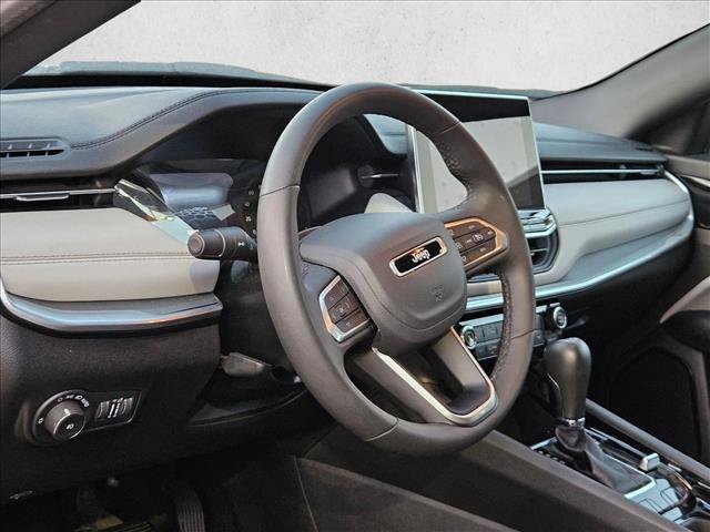 Used 2025 Jeep Compass Limited AWD/4WD image 10