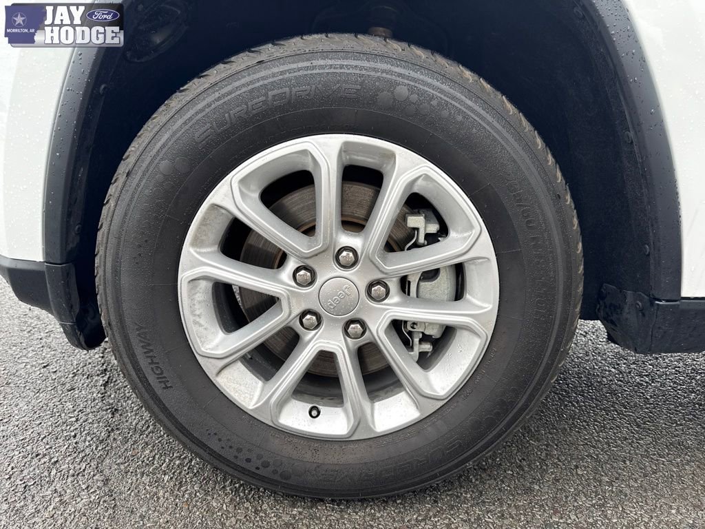 Used 2021 Jeep Grand Cherokee Laredo w/ Security & Convenience Group image 31