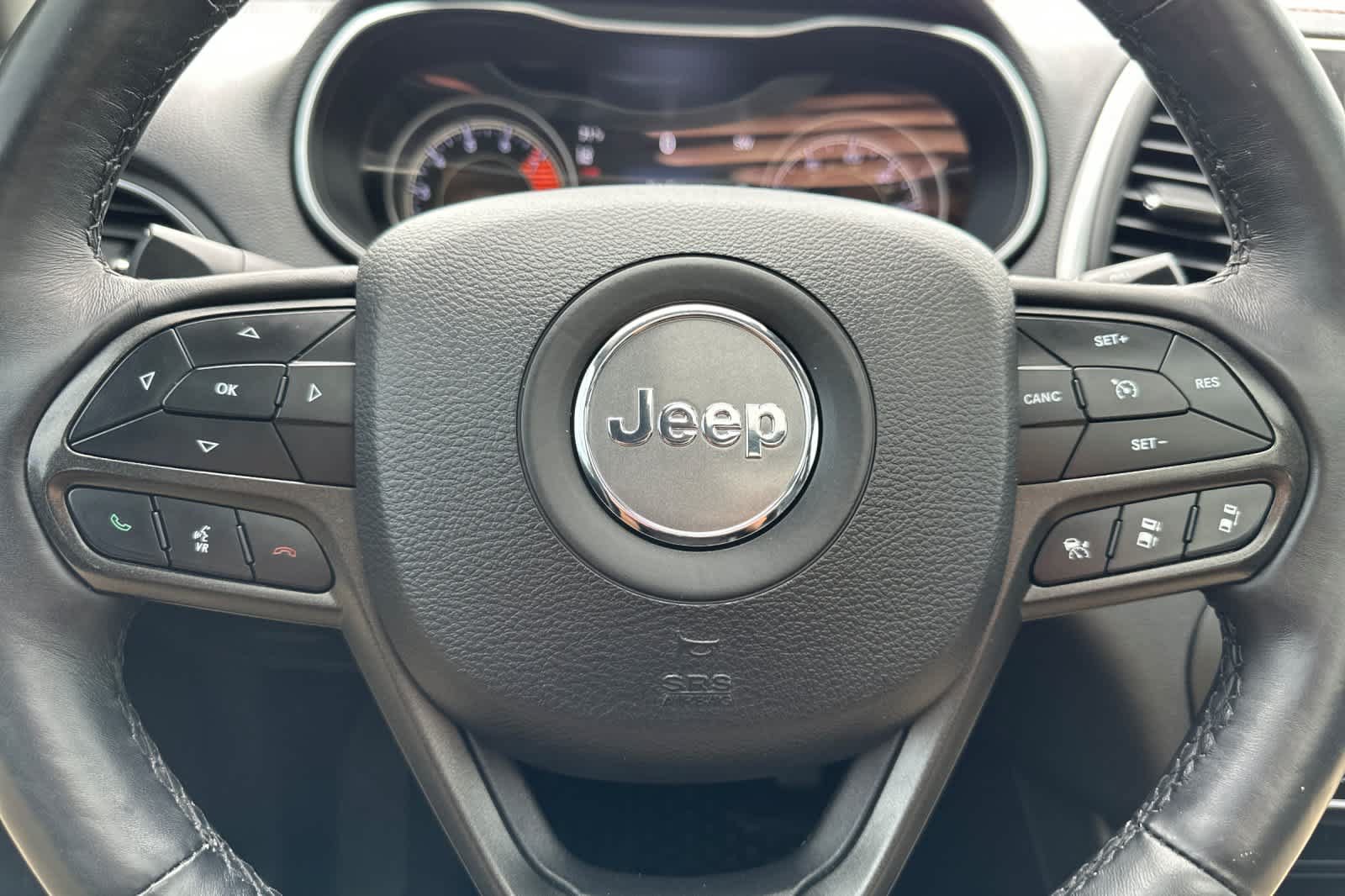 Used 2019 Jeep Cherokee Trailhawk AWD/4WD image 23