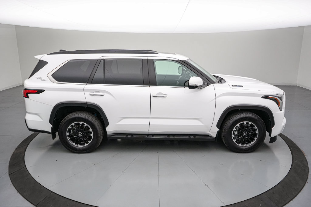 Used 2026 Toyota Sequoia SR5 w/ TRD Off-Road Package AWD/4WD image 3