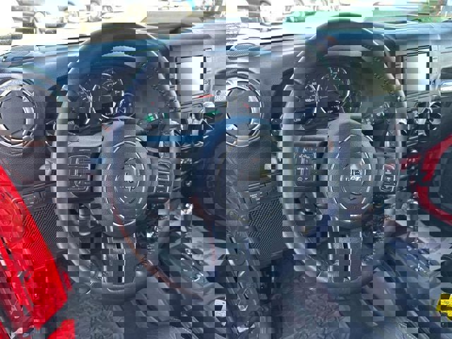 Used 2017 Jeep Wrangler Unlimited Rubicon w/ Connectivity Group image 13