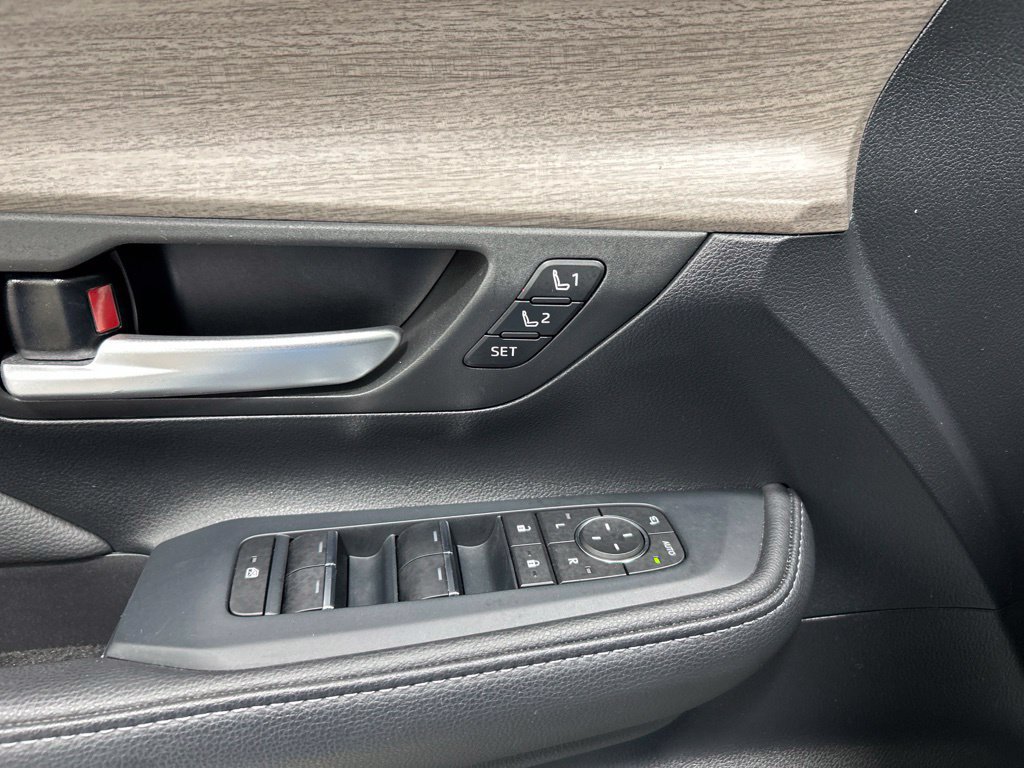 Used 2024 Toyota Grand Highlander AWD image 15