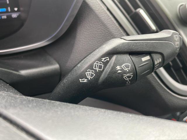 Certified 2017 Ford C-MAX Energi SE FWD image 16