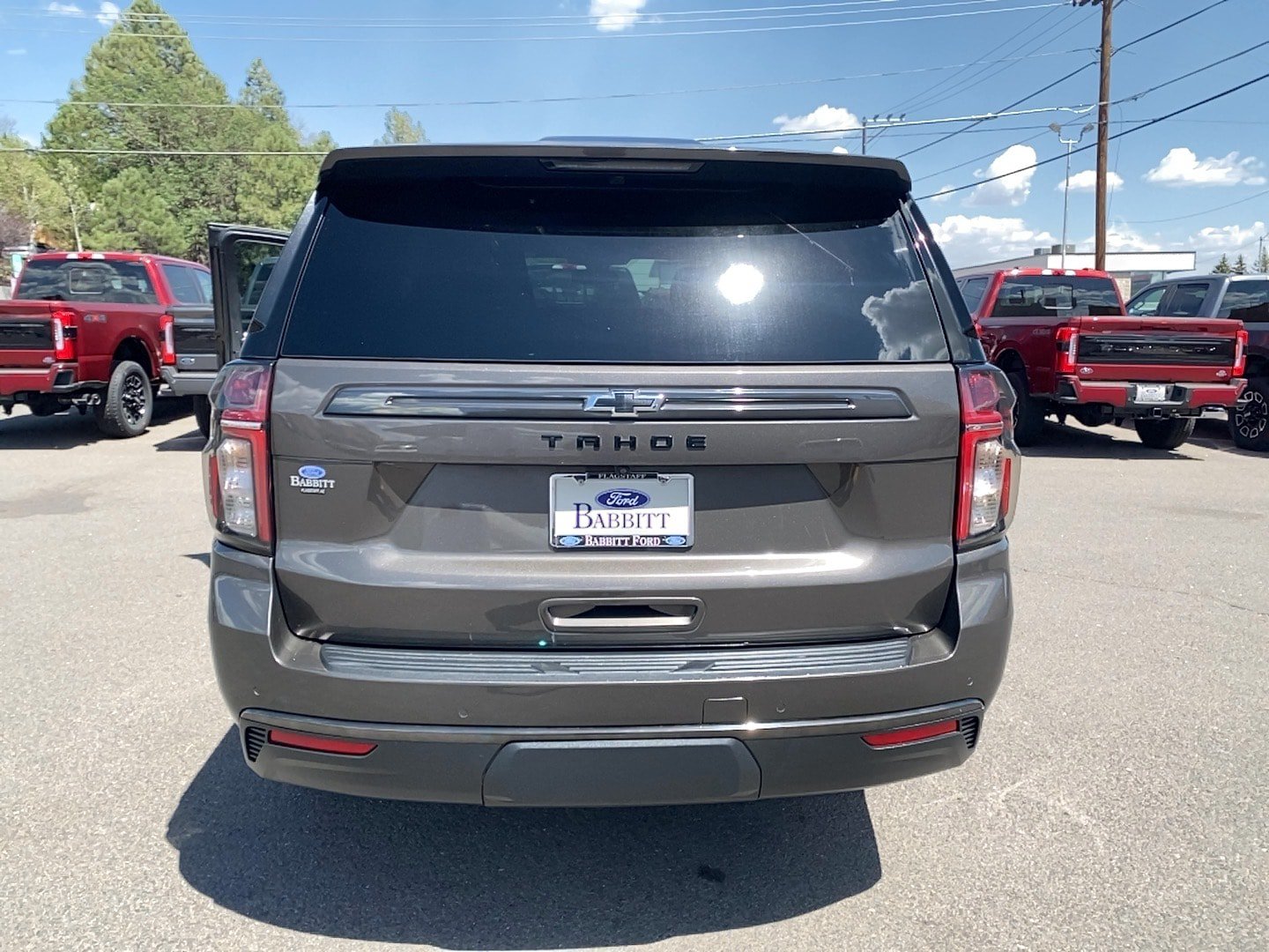 Used 2021 Chevrolet Tahoe Z71 w/ Luxury Package AWD/4WD image 6