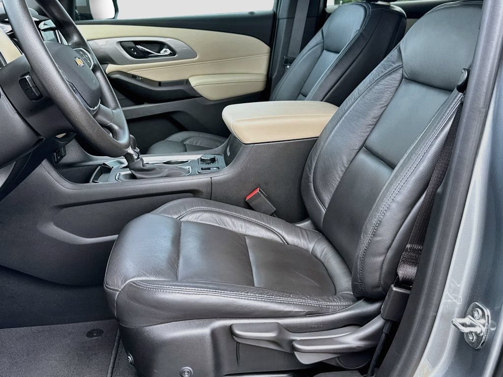 Used 2023 Chevrolet Traverse LS w/ Safety Package FWD image 18