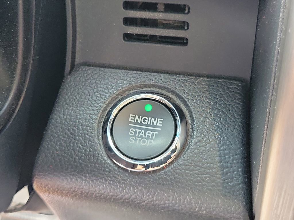 Certified 2022 Ford F350 Platinum w/ FX4 Off-Road Package image 22