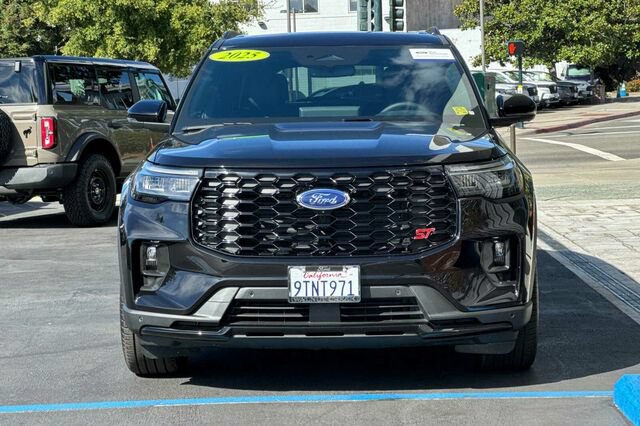 Certified 2025 Ford Explorer ST w/ Sun And Sound Package AWD/4WD image 9