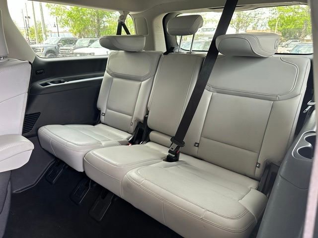 Certified 2025 Ford Expedition Max Platinum w/ Driver's Package AWD/4WD image 16