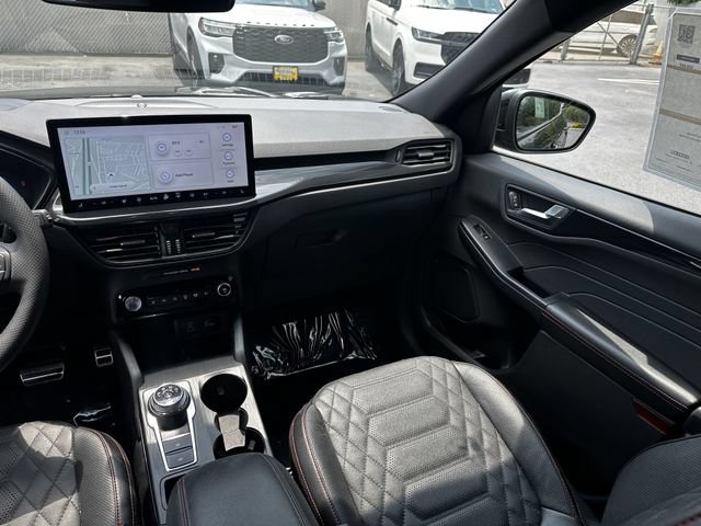 Certified 2023 Ford Escape ST-Line Elite w/ Premium Technology Package AWD/4WD image 9