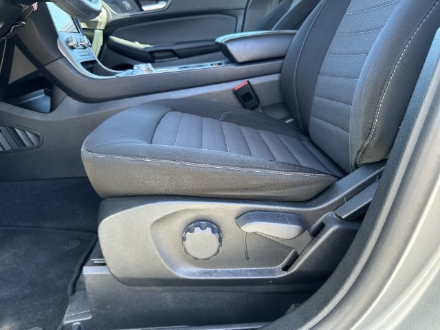 Certified 2024 Ford Edge SE w/ Black Appearance Package AWD/4WD image 13