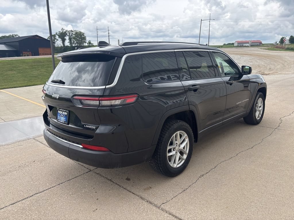 Used 2023 Jeep Grand Cherokee L Laredo AWD/4WD image 4