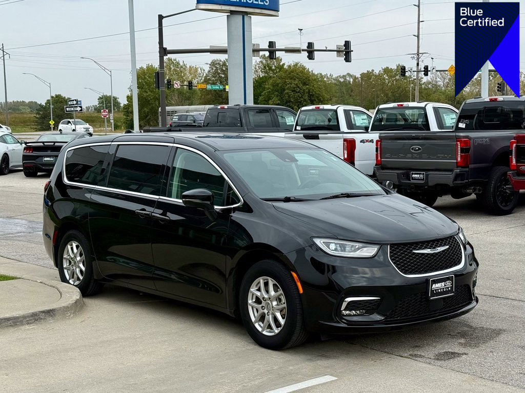 Used 2024 Chrysler Pacifica Touring-L