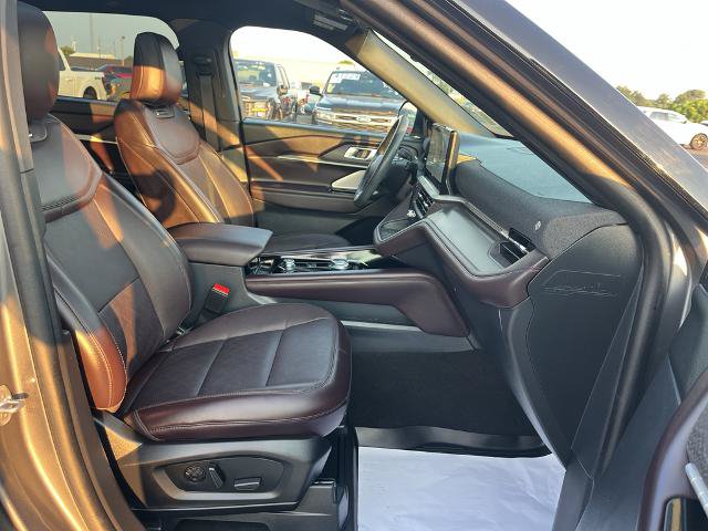 Certified 2025 Ford Explorer Platinum AWD/4WD image 15