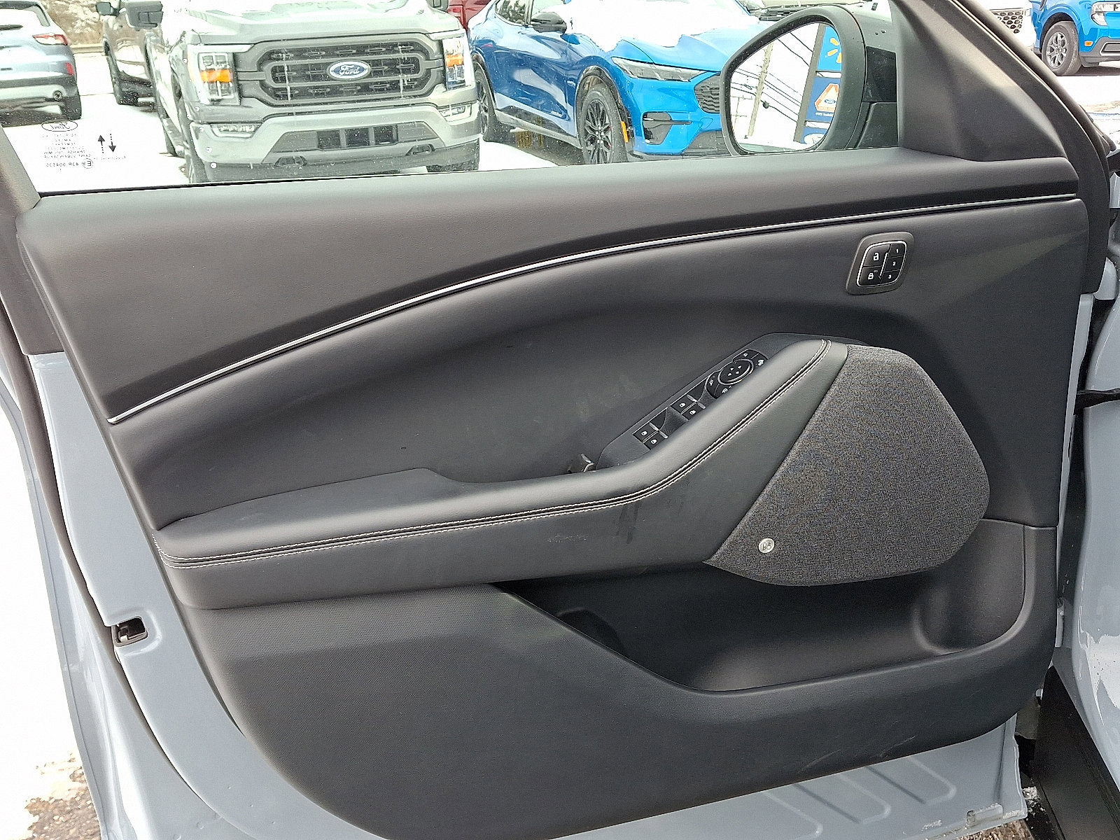 Certified 2025 Ford Mustang Mach-E Premium image 12