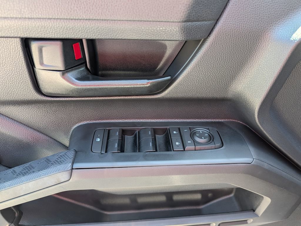 Used 2025 Toyota Tacoma SR5 AWD/4WD image 19