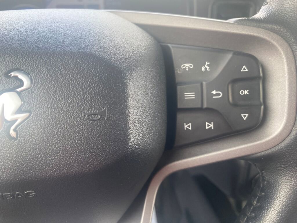 Certified 2023 Ford Bronco Black Diamond image 9