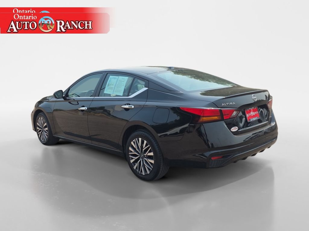 Used 2025 Nissan Altima 2.5 SV AWD/4WD image 3