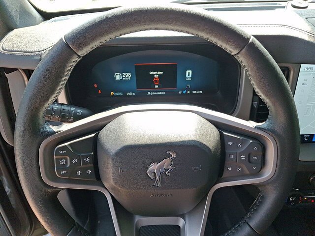 Certified 2025 Ford Bronco Outer Banks w/ Sasquatch Package AWD/4WD image 16