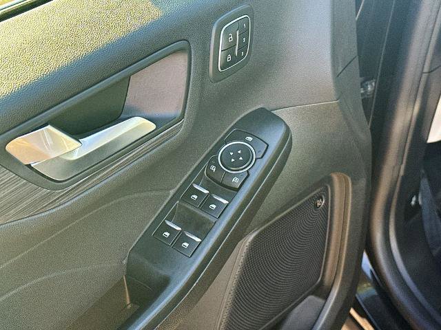 Certified 2023 Ford Escape Platinum w/ Premium Technology Package image 16