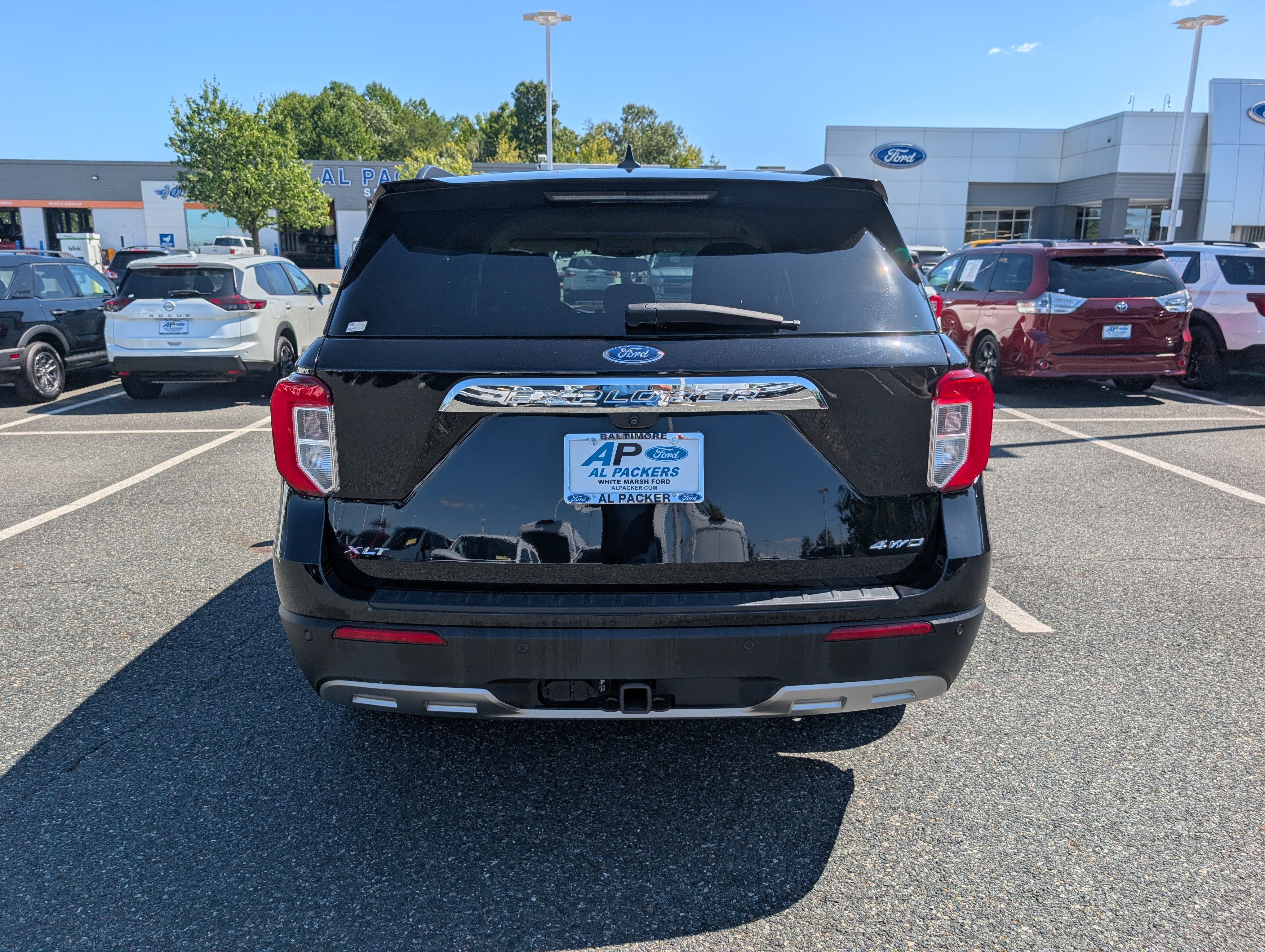 Certified 2023 Ford Explorer XLT w/ Equipment Group 202A AWD/4WD image 5